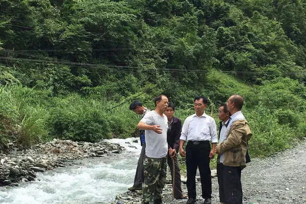 ���·�ͬ������ɽ�俼�����